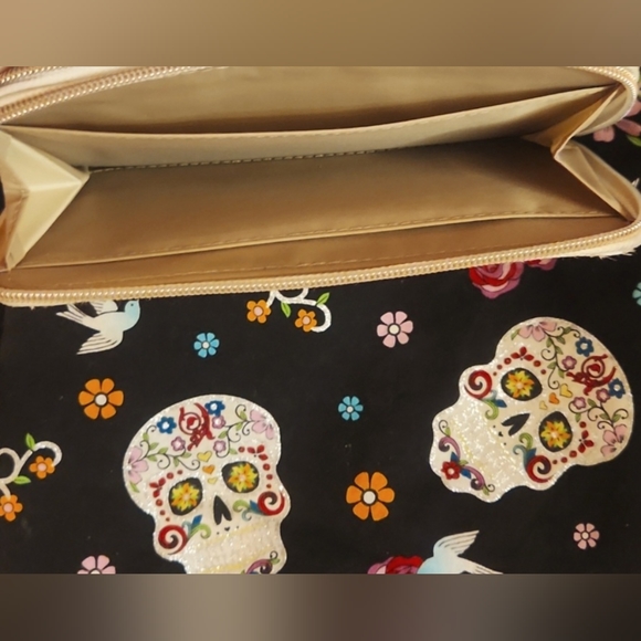 Snowflake Wristlet - Picture 3 of 3